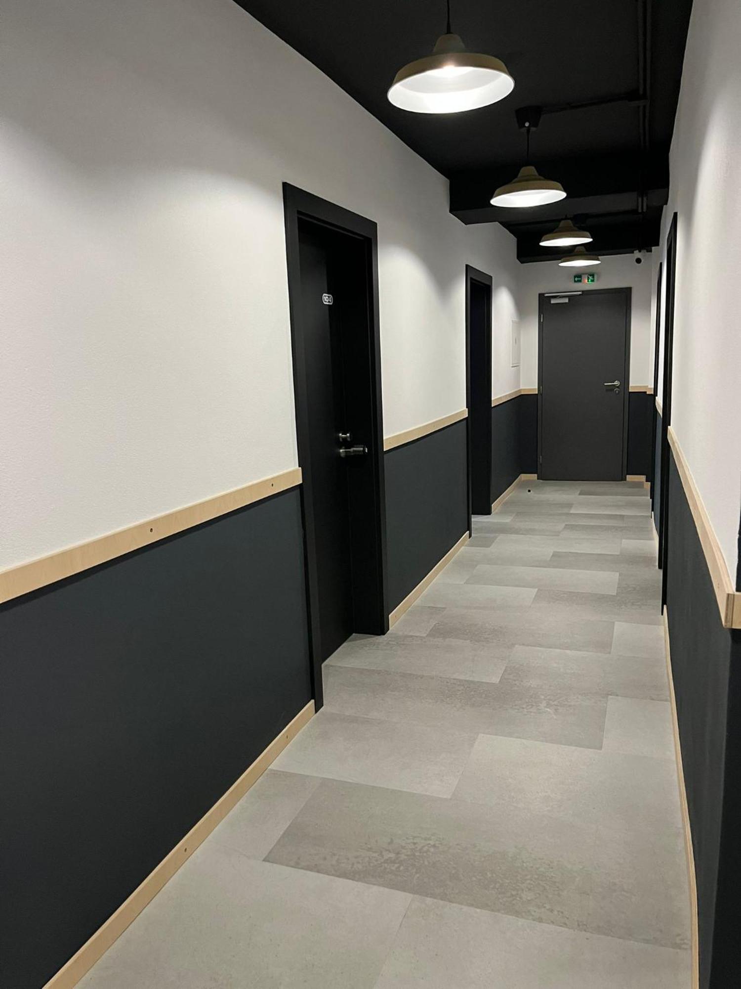 Izy Stay Hostel Bratislava Bagian luar foto
